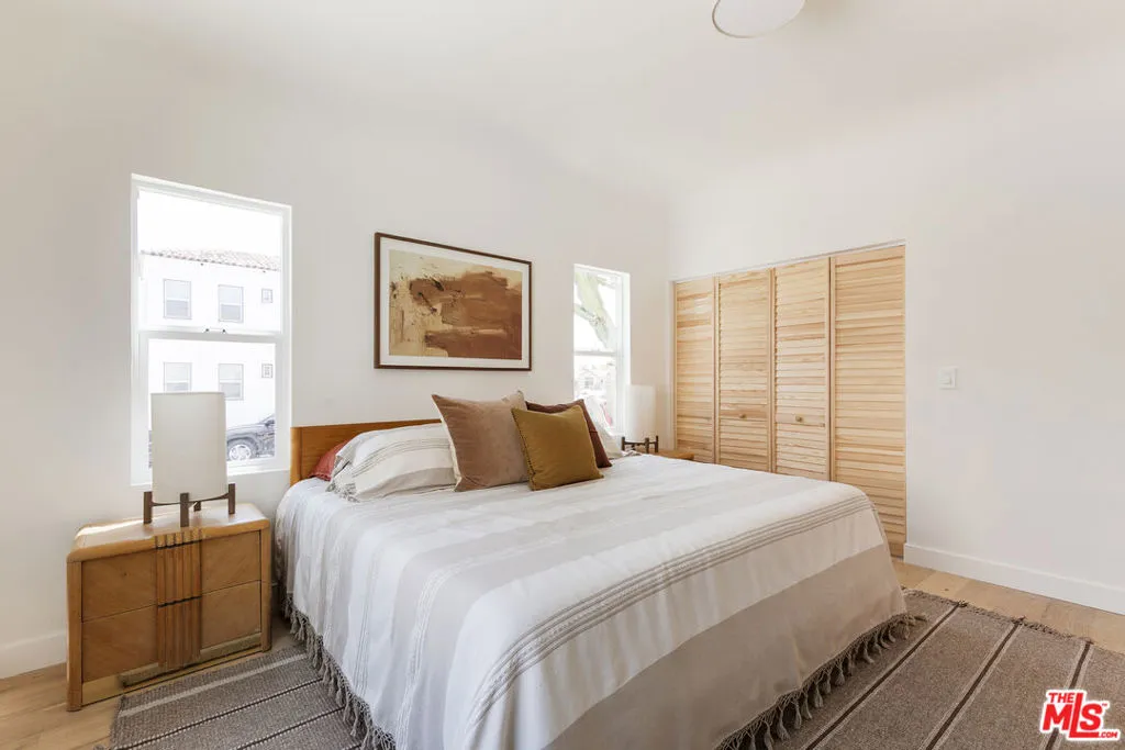 1570 S Hayworth Avenue, Los Angeles, California 90035 home-pic-27